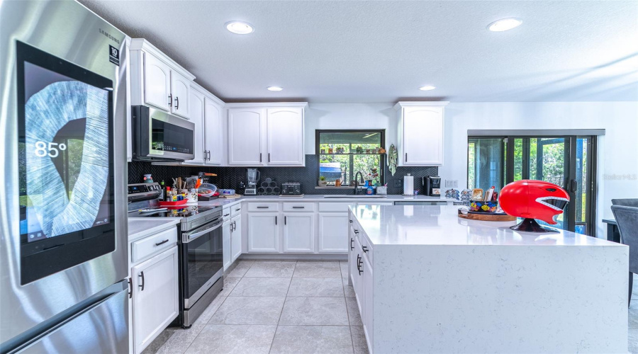 KISSIMMEE, Florida 34746, 4 Bedrooms Bedrooms, ,2 BathroomsBathrooms,Residential,For Sale,BOATING,0,MFRL4961656