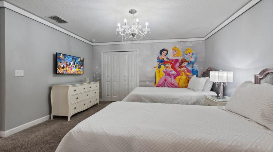 DAVENPORT, Florida 33896, 9 Bedrooms Bedrooms, ,5 BathroomsBathrooms,Residential,For Sale,STICKS,0,MFRO6406193