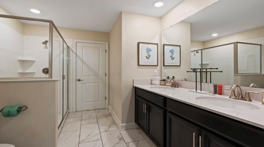 DAVENPORT, Florida 33896, 9 Bedrooms Bedrooms, ,5 BathroomsBathrooms,Residential,For Sale,STICKS,0,MFRO6406193