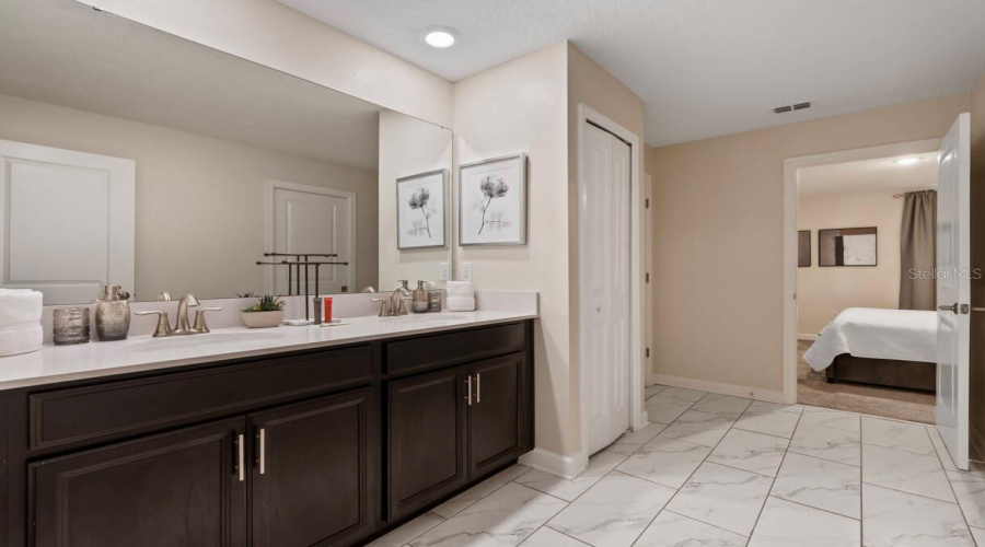 DAVENPORT, Florida 33896, 9 Bedrooms Bedrooms, ,5 BathroomsBathrooms,Residential,For Sale,STICKS,0,MFRO6406193