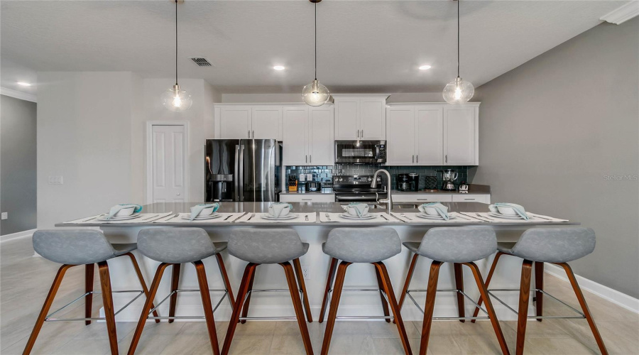 DAVENPORT, Florida 33896, 4 Bedrooms Bedrooms, ,3 BathroomsBathrooms,Residential,For Sale,CHALLENGE,0,MFRO6406476