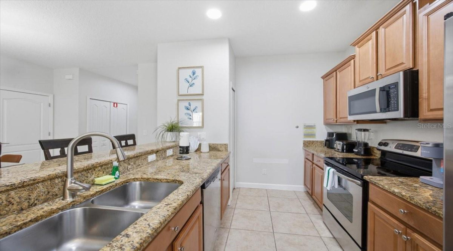 KISSIMMEE, Florida 34747, 5 Bedrooms Bedrooms, ,4 BathroomsBathrooms,Residential,For Sale,CUBAN PALM,0,MFRO6406215