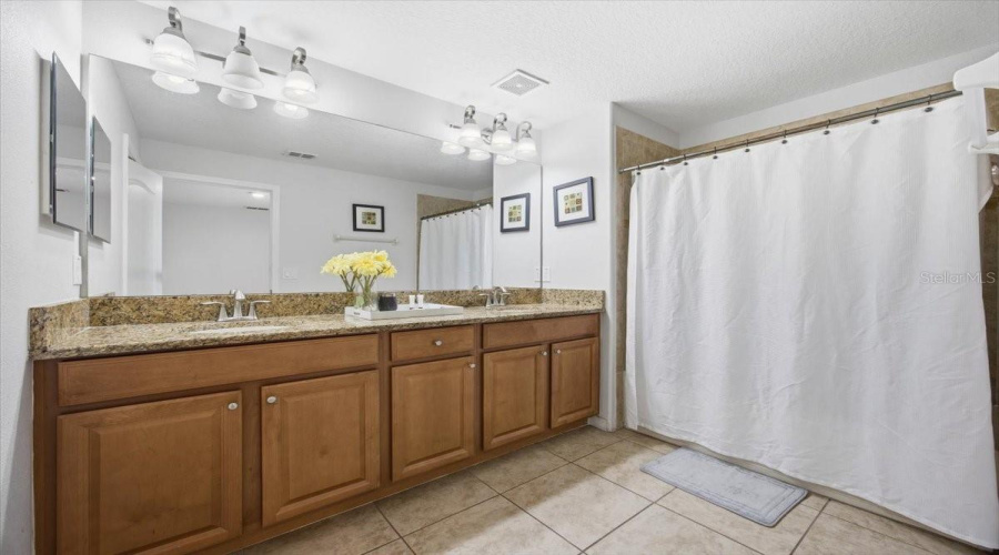 KISSIMMEE, Florida 34747, 5 Bedrooms Bedrooms, ,4 BathroomsBathrooms,Residential,For Sale,CUBAN PALM,0,MFRO6406215