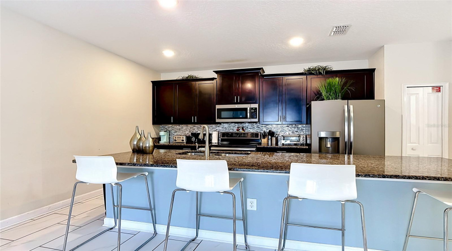 DAVENPORT, Florida 33896, 4 Bedrooms Bedrooms, ,3 BathroomsBathrooms,Residential,For Sale,DOGLEG,0,MFRO6405182