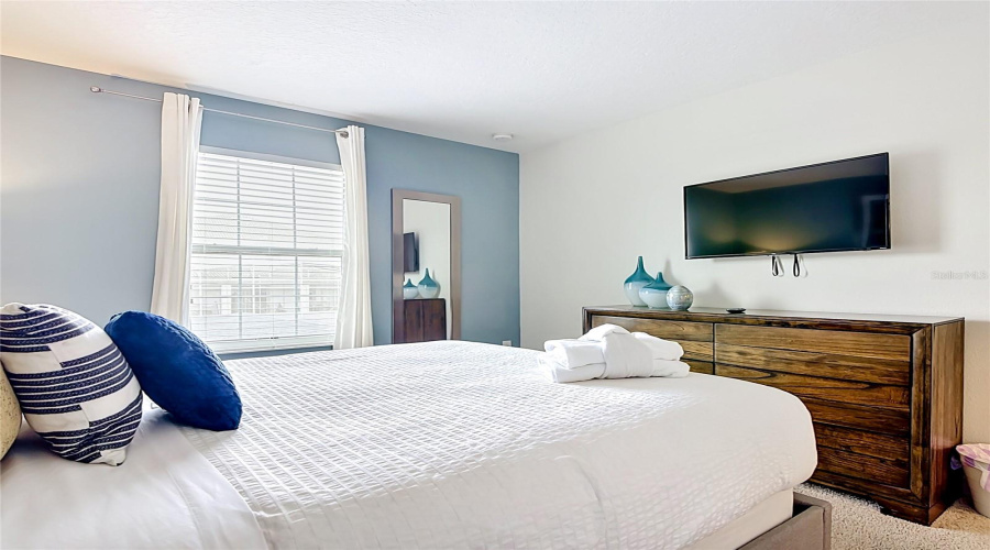 DAVENPORT, Florida 33896, 4 Bedrooms Bedrooms, ,3 BathroomsBathrooms,Residential,For Sale,DOGLEG,0,MFRO6405182