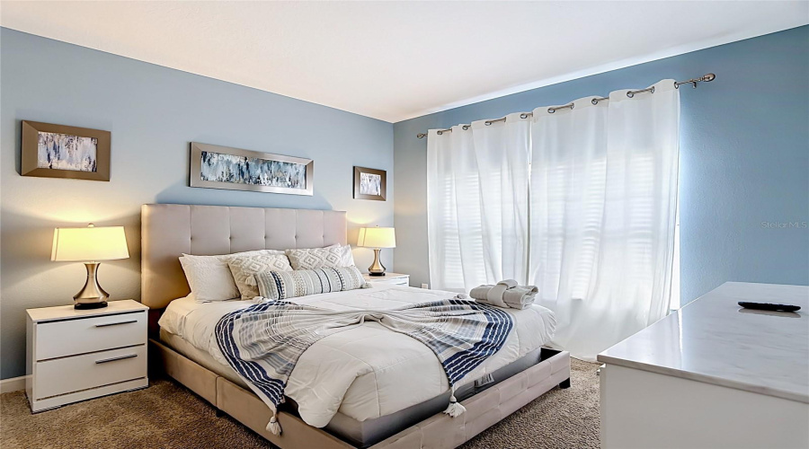 DAVENPORT, Florida 33896, 4 Bedrooms Bedrooms, ,3 BathroomsBathrooms,Residential,For Sale,DOGLEG,0,MFRO6405182