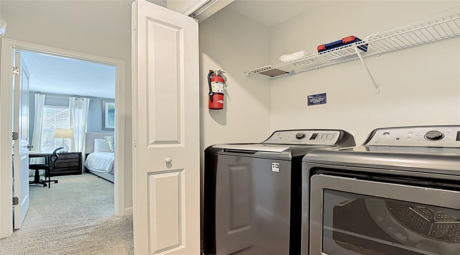 DAVENPORT, Florida 33896, 4 Bedrooms Bedrooms, ,3 BathroomsBathrooms,Residential,For Sale,DOGLEG,0,MFRO6405182