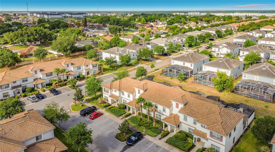 DAVENPORT, Florida 33896, 4 Bedrooms Bedrooms, ,3 BathroomsBathrooms,Residential,For Sale,DOGLEG,0,MFRO6405182
