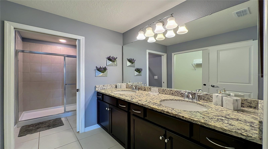 DAVENPORT, Florida 33897, 5 Bedrooms Bedrooms, ,4 BathroomsBathrooms,Residential,For Sale,JASMINE,0,MFRO6404784
