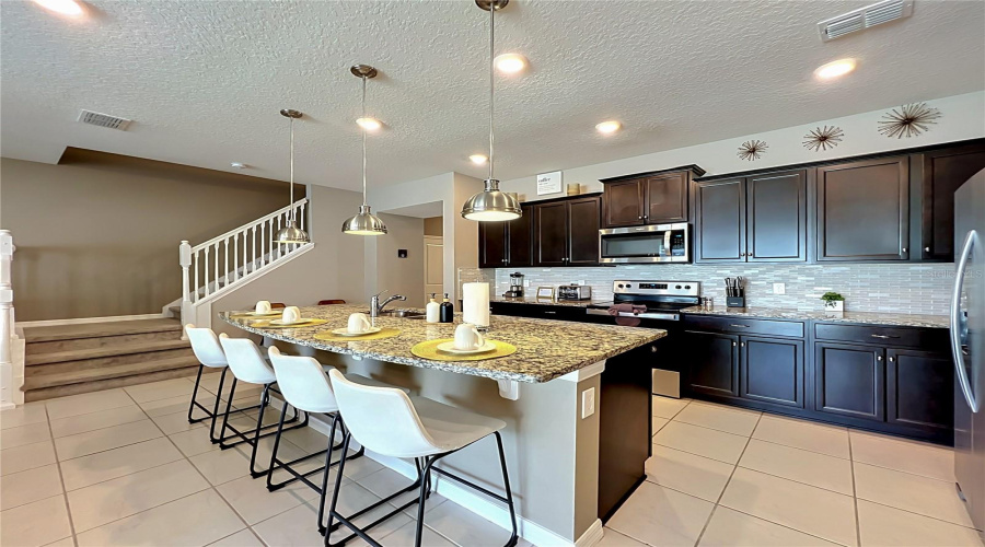 DAVENPORT, Florida 33897, 5 Bedrooms Bedrooms, ,4 BathroomsBathrooms,Residential,For Sale,JASMINE,0,MFRO6404784