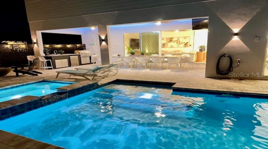 KISSIMMEE, Florida 34747, 10 Bedrooms Bedrooms, ,9 BathroomsBathrooms,Residential,For Sale,GATHERING,0,MFRO6402997