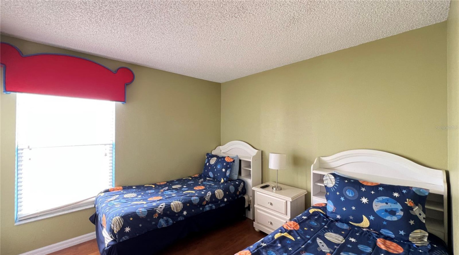 KISSIMMEE, Florida 34747, 5 Bedrooms Bedrooms, ,3 BathroomsBathrooms,Residential,For Sale,LIDO KEY,0,MFRS5148950