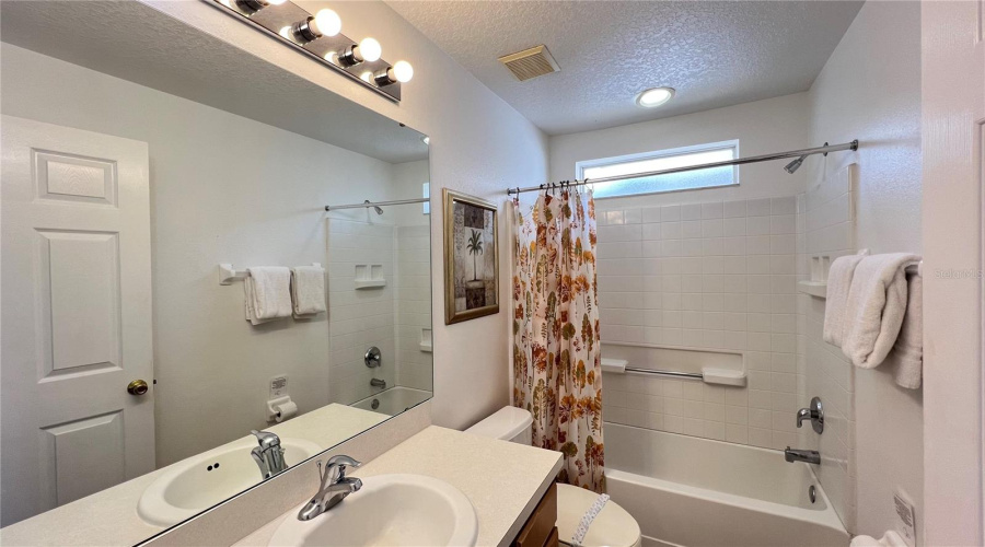 KISSIMMEE, Florida 34747, 5 Bedrooms Bedrooms, ,3 BathroomsBathrooms,Residential,For Sale,LIDO KEY,0,MFRS5148950