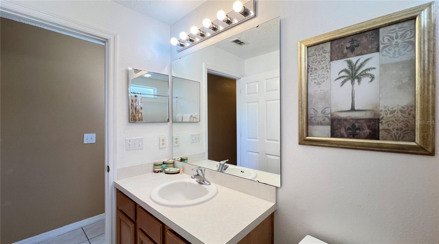 KISSIMMEE, Florida 34747, 5 Bedrooms Bedrooms, ,3 BathroomsBathrooms,Residential,For Sale,LIDO KEY,0,MFRS5148950