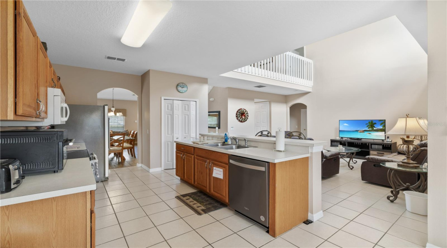 DAVENPORT, Florida 33897, 5 Bedrooms Bedrooms, ,3 BathroomsBathrooms,Residential,For Sale,HIGHGATE PARK,0,MFRO6406588