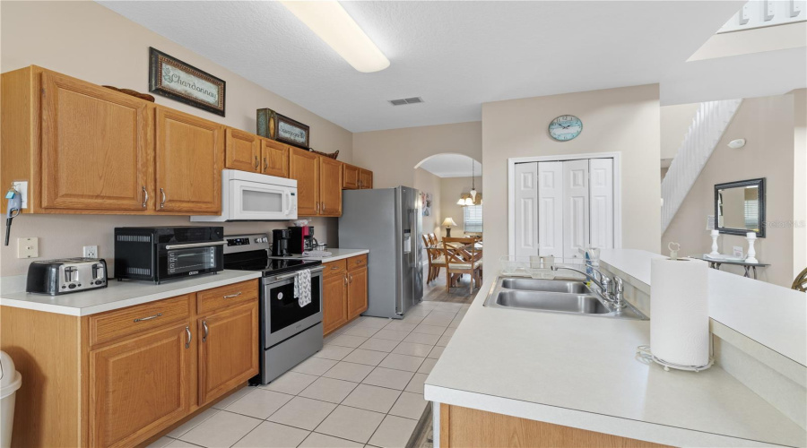 DAVENPORT, Florida 33897, 5 Bedrooms Bedrooms, ,3 BathroomsBathrooms,Residential,For Sale,HIGHGATE PARK,0,MFRO6406588