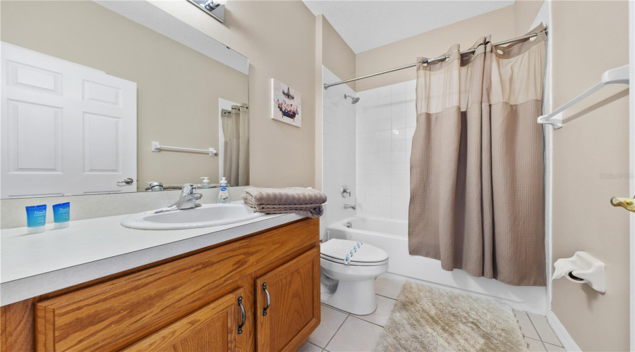 DAVENPORT, Florida 33897, 5 Bedrooms Bedrooms, ,3 BathroomsBathrooms,Residential,For Sale,HIGHGATE PARK,0,MFRO6406588