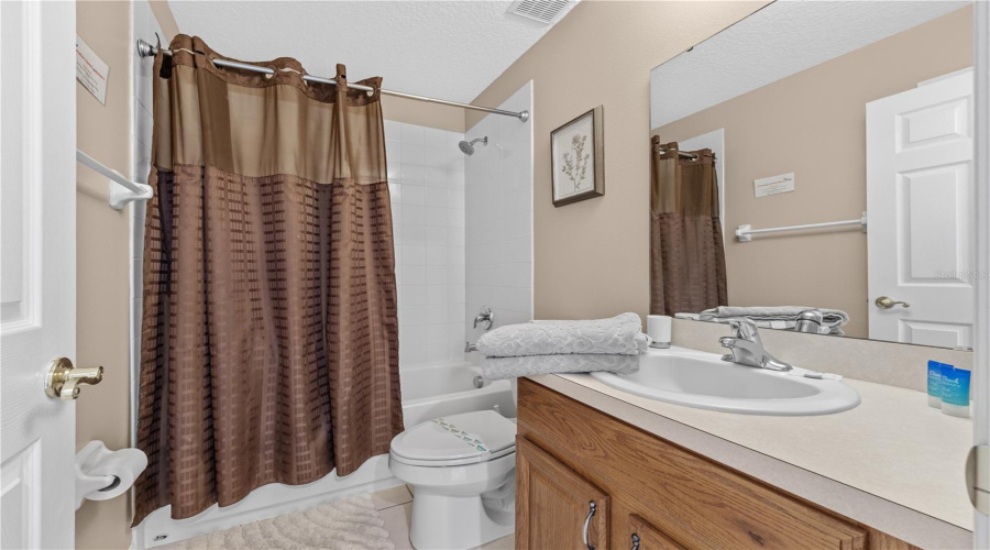 DAVENPORT, Florida 33897, 5 Bedrooms Bedrooms, ,3 BathroomsBathrooms,Residential,For Sale,HIGHGATE PARK,0,MFRO6406588