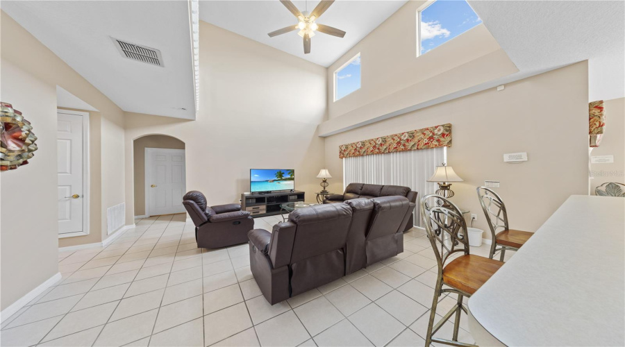 DAVENPORT, Florida 33897, 5 Bedrooms Bedrooms, ,3 BathroomsBathrooms,Residential,For Sale,HIGHGATE PARK,0,MFRO6406588