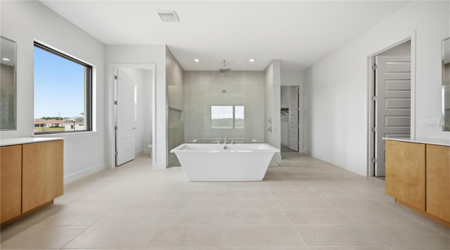 DAVENPORT, Florida 33837, 5 Bedrooms Bedrooms, ,5 BathroomsBathrooms,Residential,For Sale,HAMPTON,0,MFRO6405756