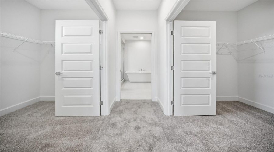 DAVENPORT, Florida 33837, 5 Bedrooms Bedrooms, ,5 BathroomsBathrooms,Residential,For Sale,HAMPTON,0,MFRO6405756
