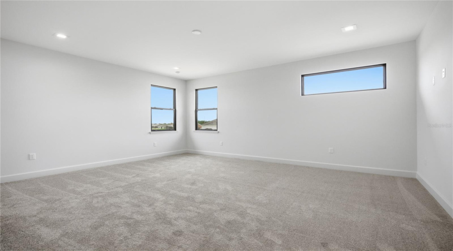 DAVENPORT, Florida 33837, 5 Bedrooms Bedrooms, ,5 BathroomsBathrooms,Residential,For Sale,HAMPTON,0,MFRO6405756