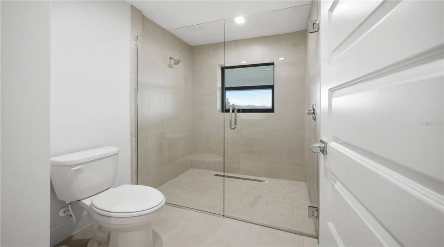 DAVENPORT, Florida 33837, 5 Bedrooms Bedrooms, ,5 BathroomsBathrooms,Residential,For Sale,HAMPTON,0,MFRO6405756