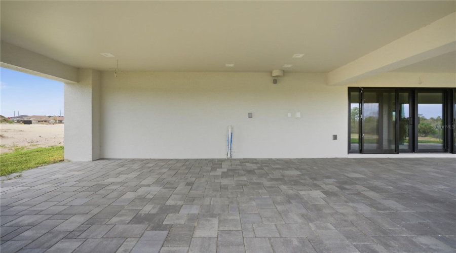 DAVENPORT, Florida 33837, 5 Bedrooms Bedrooms, ,5 BathroomsBathrooms,Residential,For Sale,HAMPTON,0,MFRO6405756