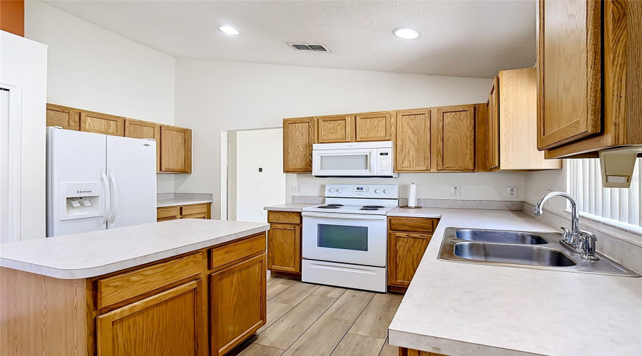 DAVENPORT, Florida 33897, 4 Bedrooms Bedrooms, ,2 BathroomsBathrooms,Residential,For Sale,BRAYTON,0,MFRG5112056