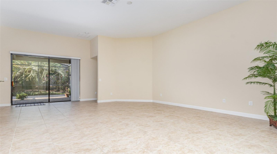 DAVENPORT, Florida 33896, 4 Bedrooms Bedrooms, ,3 BathroomsBathrooms,Residential,For Sale,PALMETTO DUNES,0,MFRS5138818