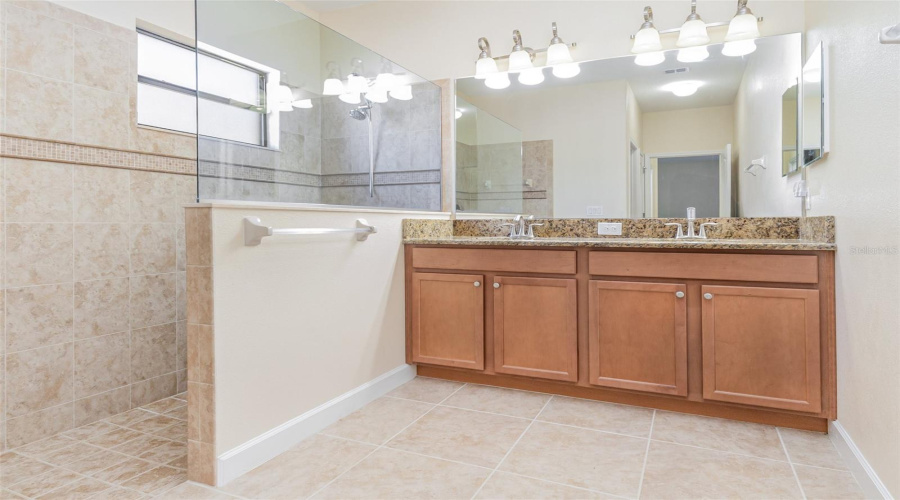 DAVENPORT, Florida 33896, 4 Bedrooms Bedrooms, ,3 BathroomsBathrooms,Residential,For Sale,PALMETTO DUNES,0,MFRS5138818