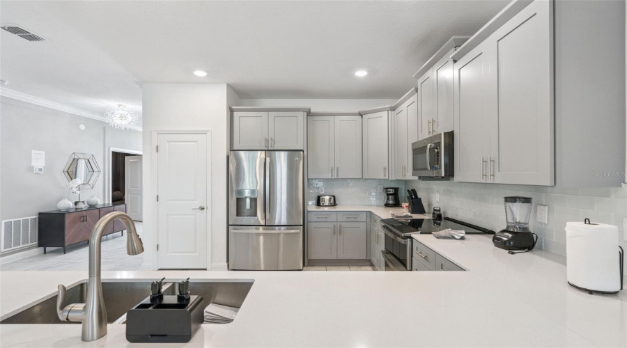 KISSIMMEE, Florida 34746, 8 Bedrooms Bedrooms, ,5 BathroomsBathrooms,Residential,For Sale,SIMILE,0,MFRO6406569