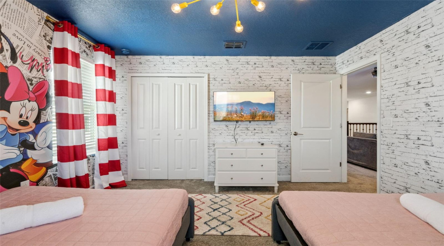 KISSIMMEE, Florida 34746, 8 Bedrooms Bedrooms, ,5 BathroomsBathrooms,Residential,For Sale,SIMILE,0,MFRO6406569
