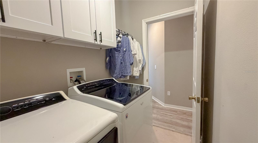 DAVENPORT, Florida 33837, 5 Bedrooms Bedrooms, ,3 BathroomsBathrooms,Residential,For Sale,SUNSET VIEW,0,MFRO6406207