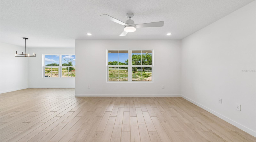DAVENPORT, Florida 33837, 4 Bedrooms Bedrooms, ,2 BathroomsBathrooms,Residential,For Sale,REIN,0,MFRO6406796