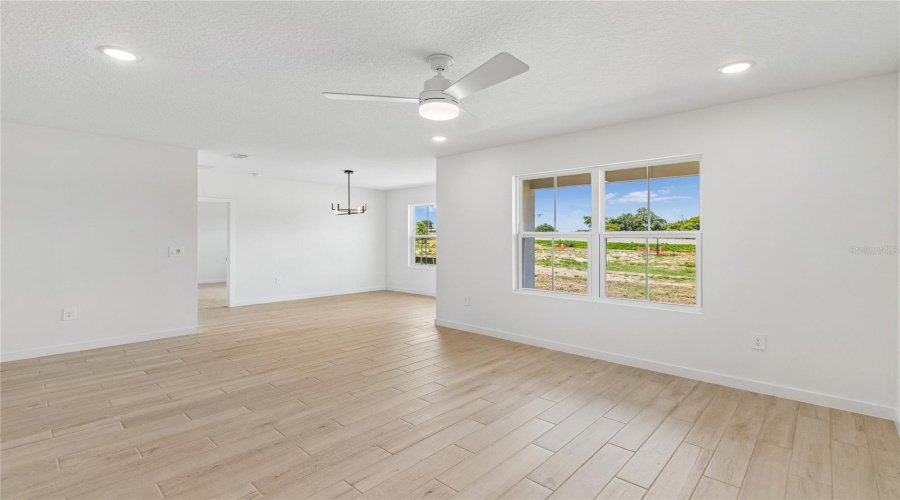 DAVENPORT, Florida 33837, 4 Bedrooms Bedrooms, ,2 BathroomsBathrooms,Residential,For Sale,REIN,0,MFRO6406796