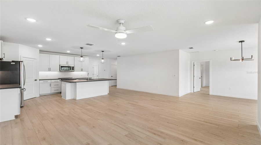 DAVENPORT, Florida 33837, 4 Bedrooms Bedrooms, ,2 BathroomsBathrooms,Residential,For Sale,REIN,0,MFRO6406796