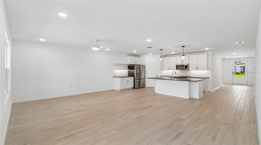 DAVENPORT, Florida 33837, 4 Bedrooms Bedrooms, ,2 BathroomsBathrooms,Residential,For Sale,REIN,0,MFRO6406796