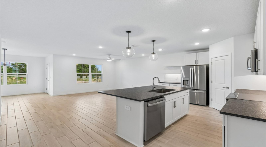 DAVENPORT, Florida 33837, 4 Bedrooms Bedrooms, ,2 BathroomsBathrooms,Residential,For Sale,REIN,0,MFRO6406796