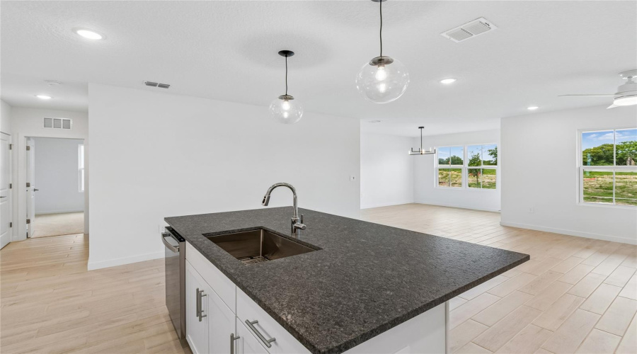 DAVENPORT, Florida 33837, 4 Bedrooms Bedrooms, ,2 BathroomsBathrooms,Residential,For Sale,REIN,0,MFRO6406796