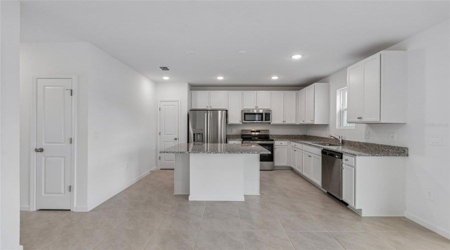 DAVENPORT, Florida 33837, 4 Bedrooms Bedrooms, ,3 BathroomsBathrooms,Residential,For Sale,REIN,0,MFRO6406807