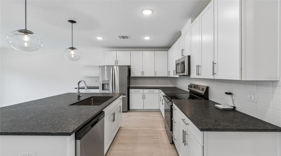 DAVENPORT, Florida 33837, 3 Bedrooms Bedrooms, ,2 BathroomsBathrooms,Residential,For Sale,WITHERS,0,MFRO6406817