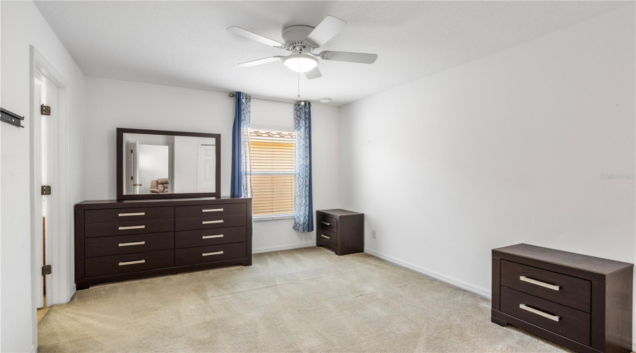 DAVENPORT, Florida 33837, 6 Bedrooms Bedrooms, ,5 BathroomsBathrooms,Residential,For Sale,ORANGE COSMOS,0,MFRTB8507217