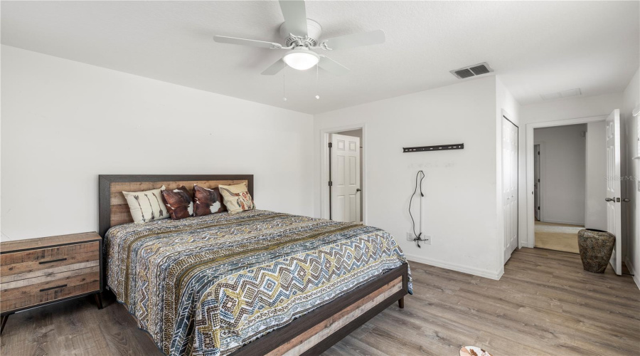 DAVENPORT, Florida 33837, 6 Bedrooms Bedrooms, ,5 BathroomsBathrooms,Residential,For Sale,ORANGE COSMOS,0,MFRTB8507217