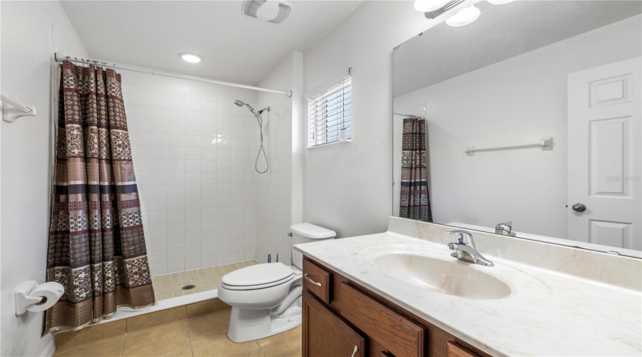 DAVENPORT, Florida 33837, 6 Bedrooms Bedrooms, ,5 BathroomsBathrooms,Residential,For Sale,ORANGE COSMOS,0,MFRTB8507217