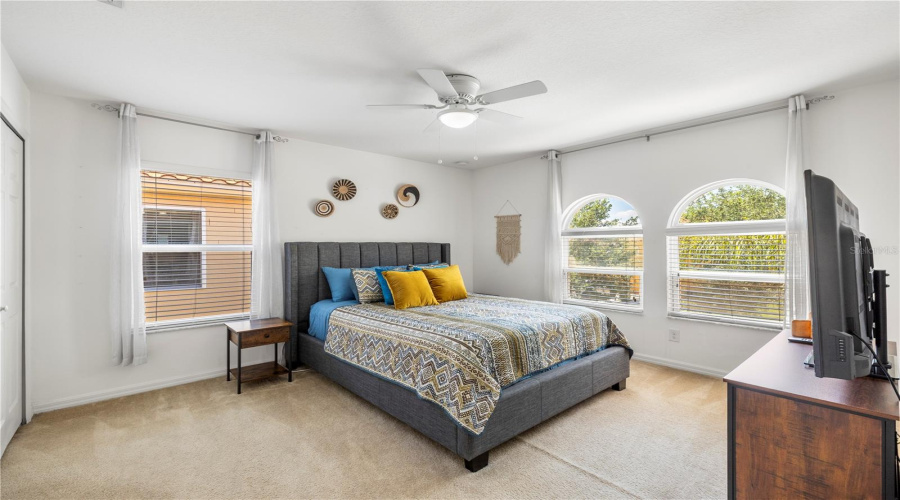 DAVENPORT, Florida 33837, 6 Bedrooms Bedrooms, ,5 BathroomsBathrooms,Residential,For Sale,ORANGE COSMOS,0,MFRTB8507217