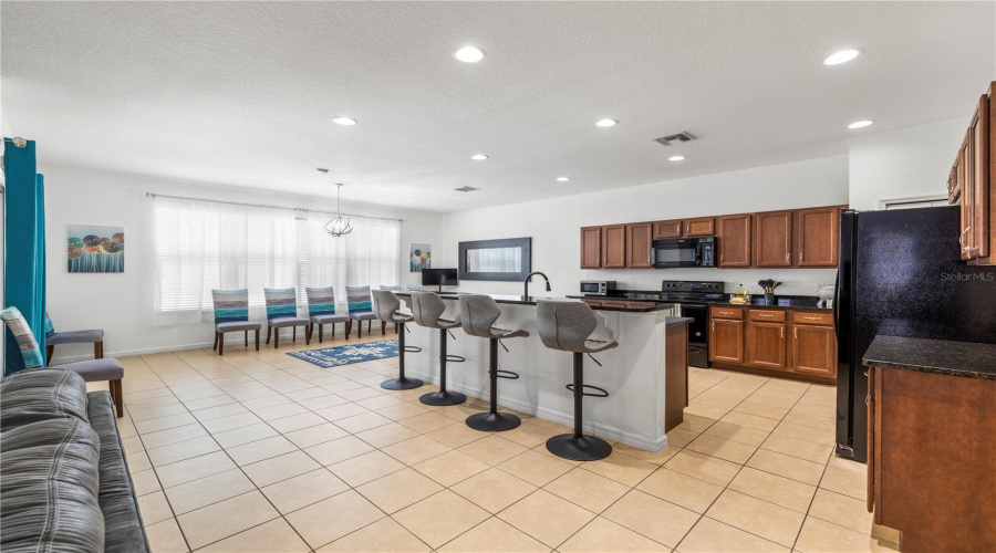 DAVENPORT, Florida 33837, 6 Bedrooms Bedrooms, ,5 BathroomsBathrooms,Residential,For Sale,ORANGE COSMOS,0,MFRTB8507217
