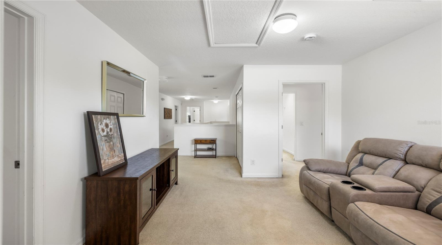 DAVENPORT, Florida 33837, 6 Bedrooms Bedrooms, ,5 BathroomsBathrooms,Residential,For Sale,ORANGE COSMOS,0,MFRTB8507217