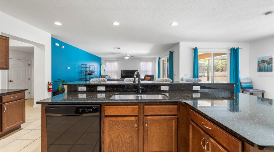 DAVENPORT, Florida 33837, 6 Bedrooms Bedrooms, ,5 BathroomsBathrooms,Residential,For Sale,ORANGE COSMOS,0,MFRTB8507217