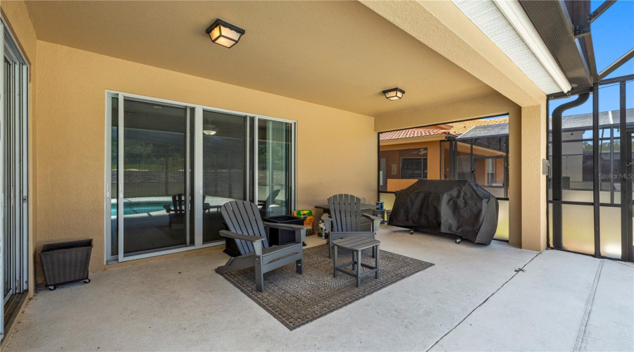 DAVENPORT, Florida 33837, 6 Bedrooms Bedrooms, ,5 BathroomsBathrooms,Residential,For Sale,ORANGE COSMOS,0,MFRTB8507217